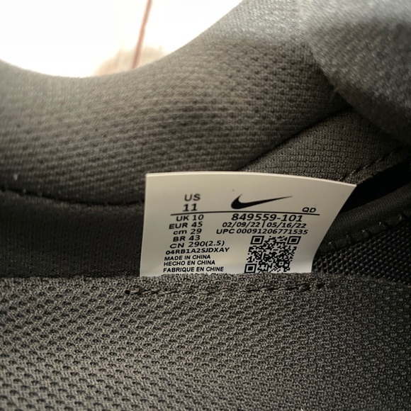 NEW Nike Men's SIZE 11 Air Max 2017 Silver Wolf Gray Running 849559-101 RARE. - Picture 13 of 13